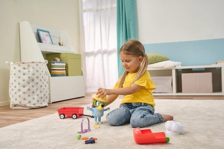 Vtech Bluey Dress Up Bluey English