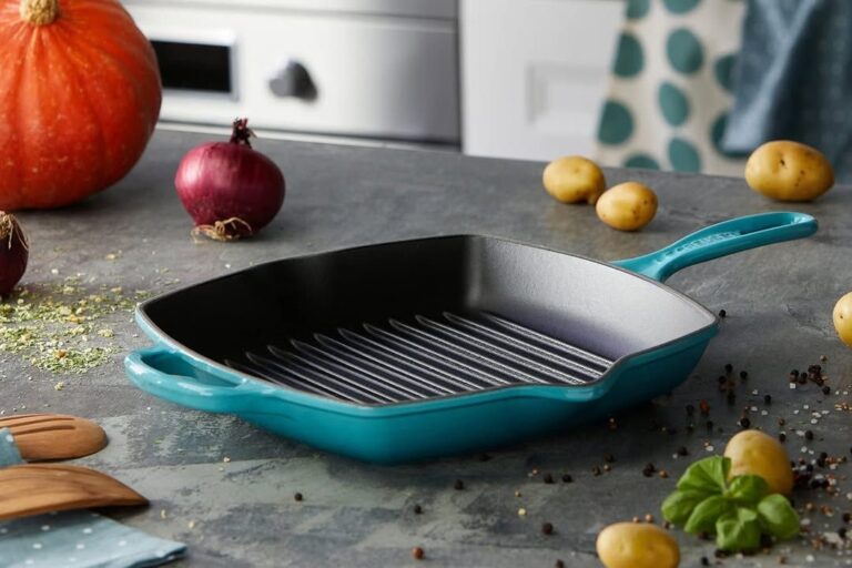 Le Creuset Signature Enamelled Cast Iron Grillit Frying Pan With Helper Handle A