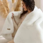Bedsure Faux Fur Throw Blanket - Soft Thick Blanket, White, 150x200cm