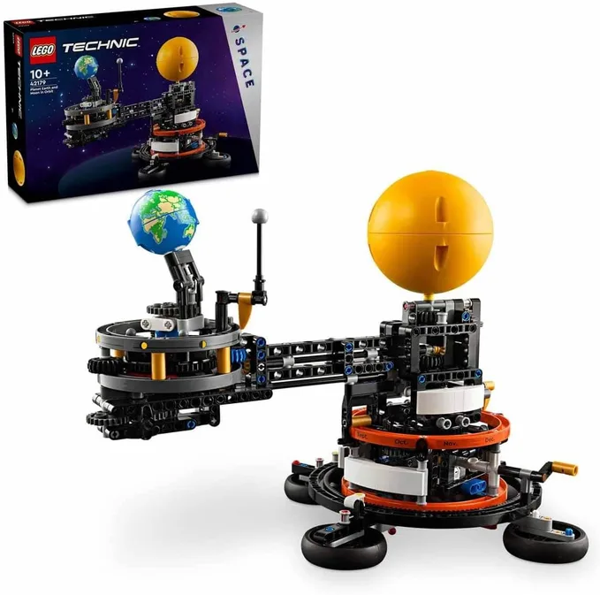 LEGO Technic Planet Earth And Moon In Orbit 42179