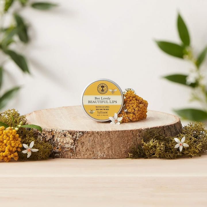 Neal S Yard Remedies Bee Lovely Beautiful Lips Discover Soft And Moisturised Lip